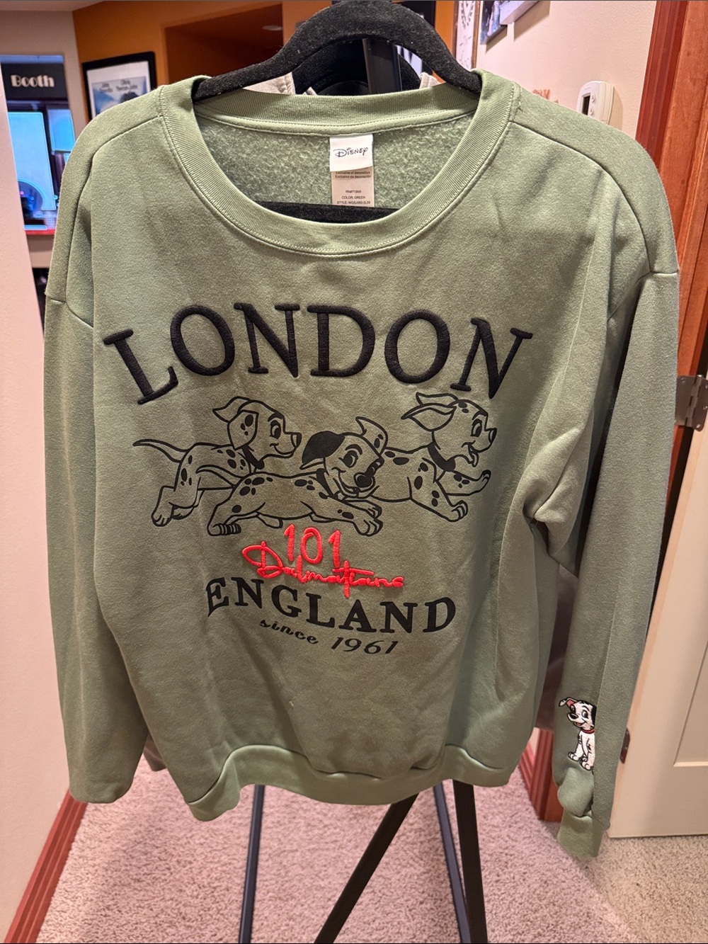 Disney Green 101 Dalmatians London England Crewneck Sweater